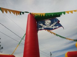 a795f446 78a2 47b1 8f93 c90f86fb655c 1635443623 "The Pirate Ship" Bounce & Slide